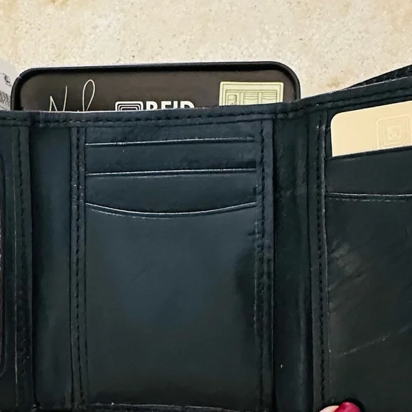 Nash Men’s wallet in brown leather.  9 1/4” open 
3” x 4” folded NWT - Picture 3 of 6